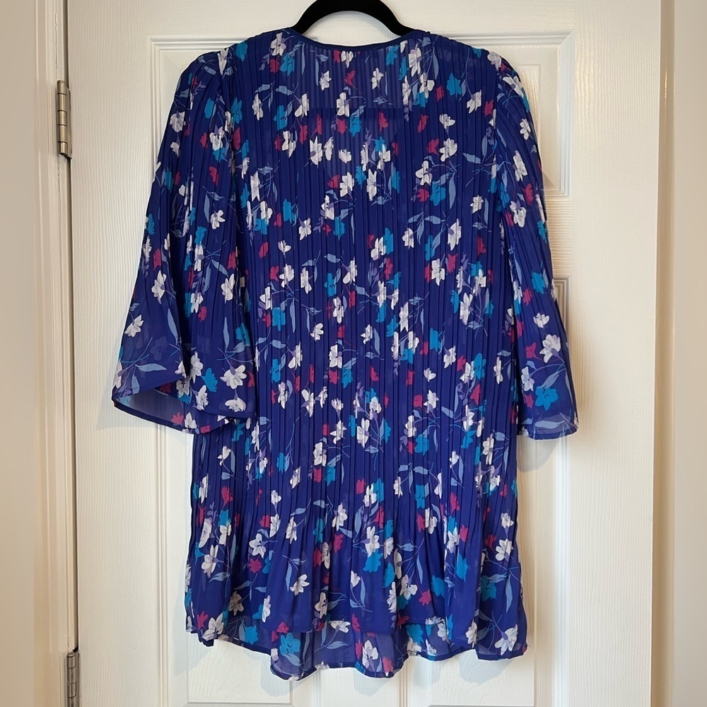Woman Within Pleated Floral Beaded Neckline Blouse Plus Size Medium 14/16‎ - Picture 6 of 8